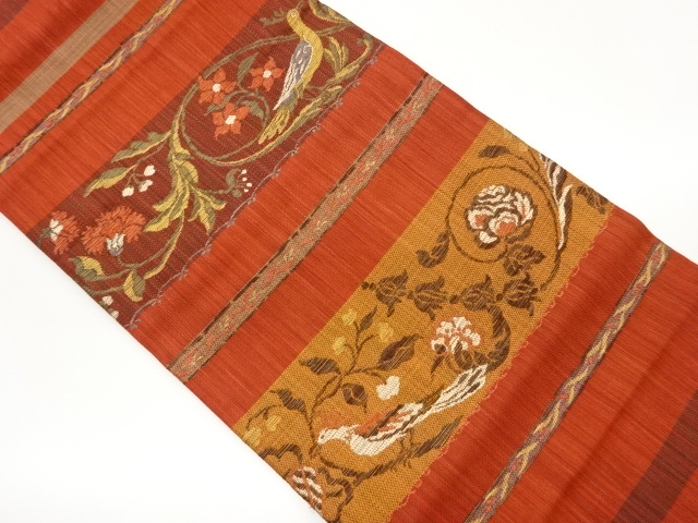 横段に花唐草・鳥模様織出し名古屋帯